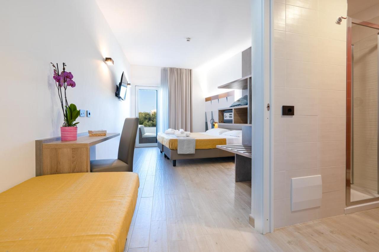 Horizon Hotel Badesi Eksteriør bilde